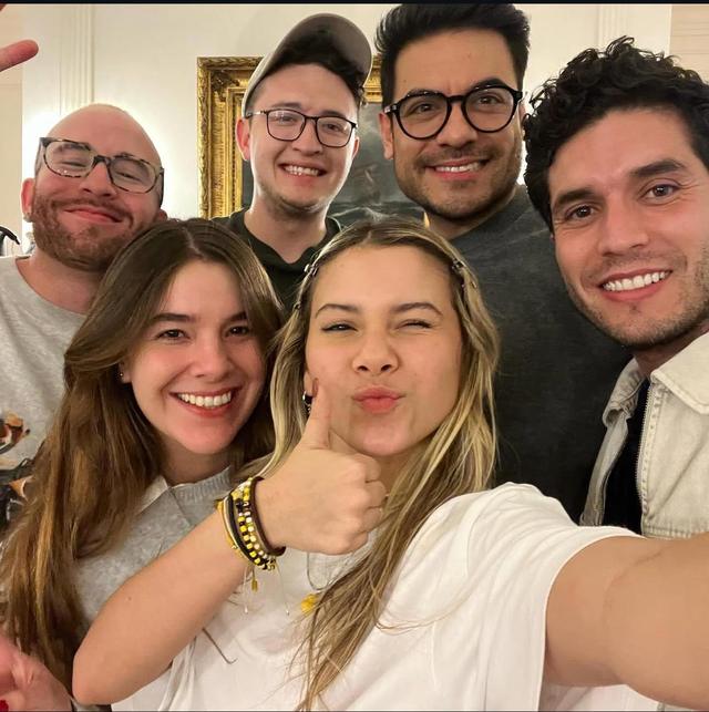 Na'vi con artistas y colegas